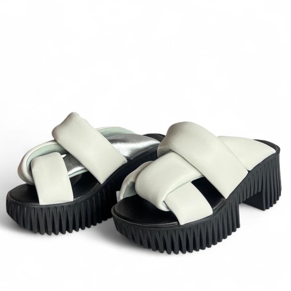 PLIA SEMO White Platform Sandal - Picture 6 of 6